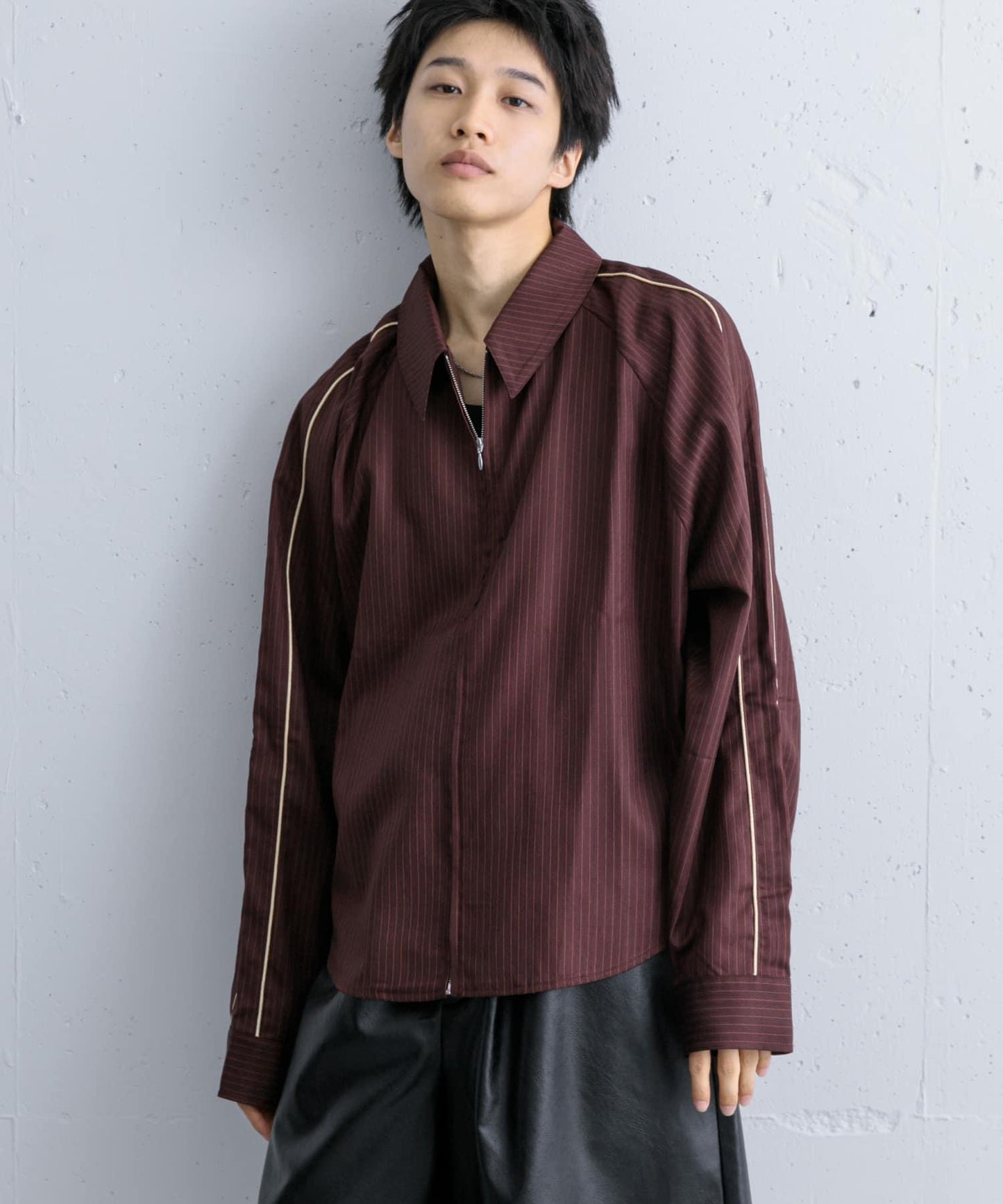 側邊線條拉鍊襯衫