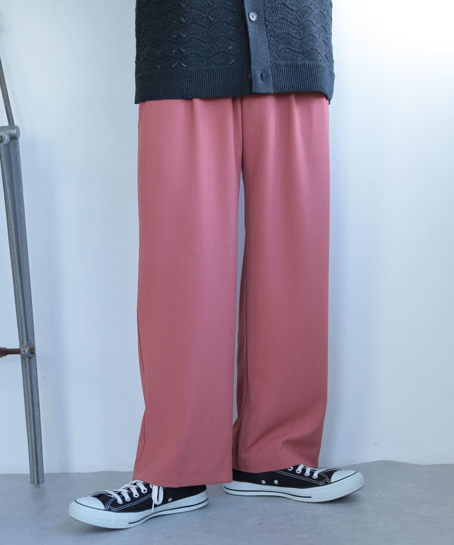 可搭配套裝 易打理雙褶寬鬆西裝褲