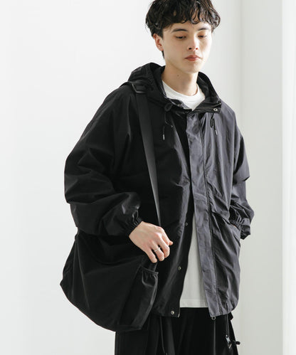 輕薄連帽外套