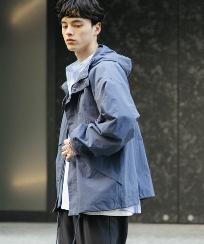 輕薄連帽外套