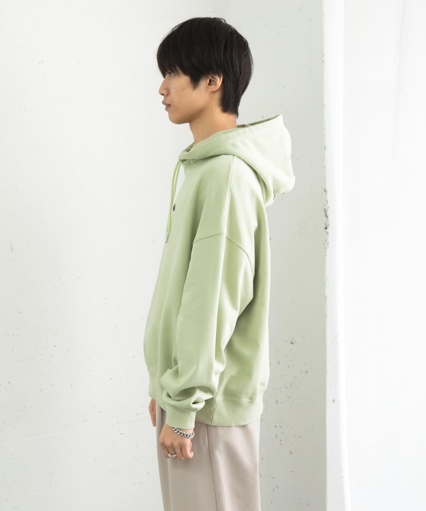 寶石色短款連帽衛衣