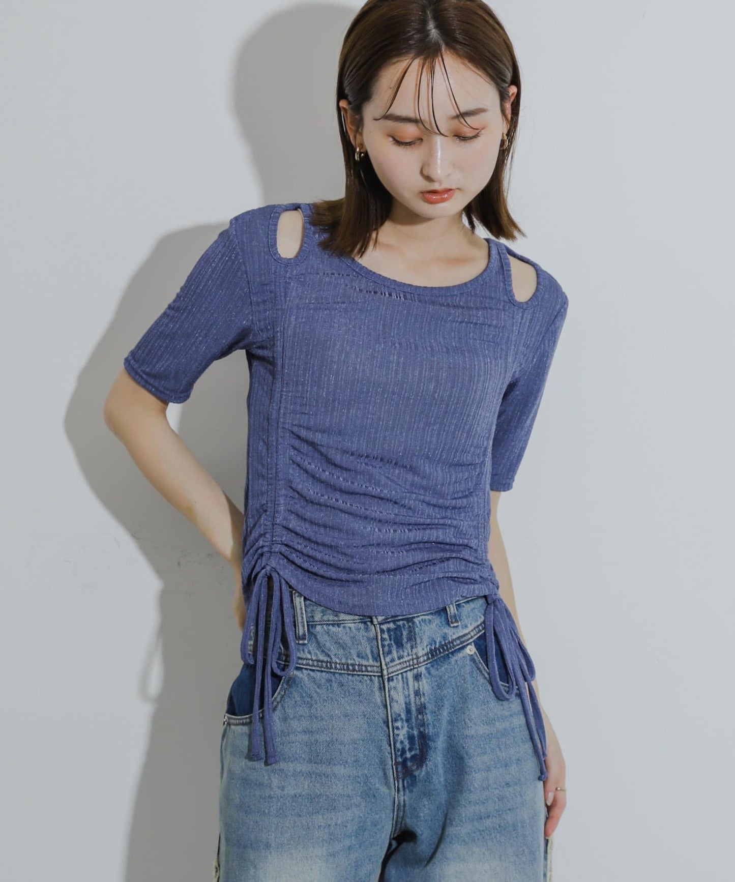 鏤空褶皺上衣（五分袖）