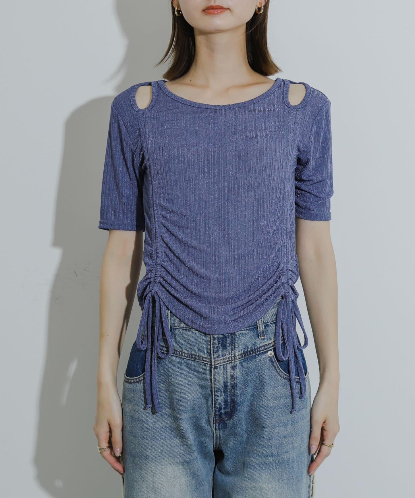 鏤空褶皺上衣（五分袖）