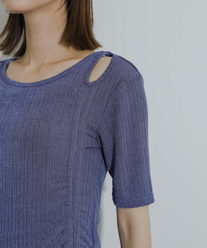 鏤空褶皺上衣（五分袖）