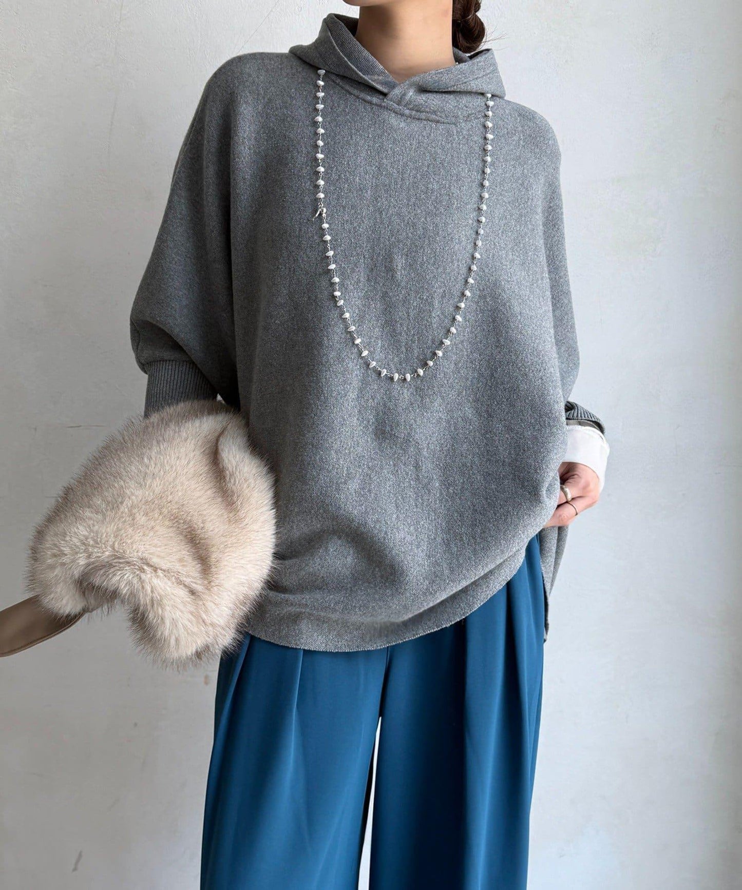 連帽斗篷針織衫