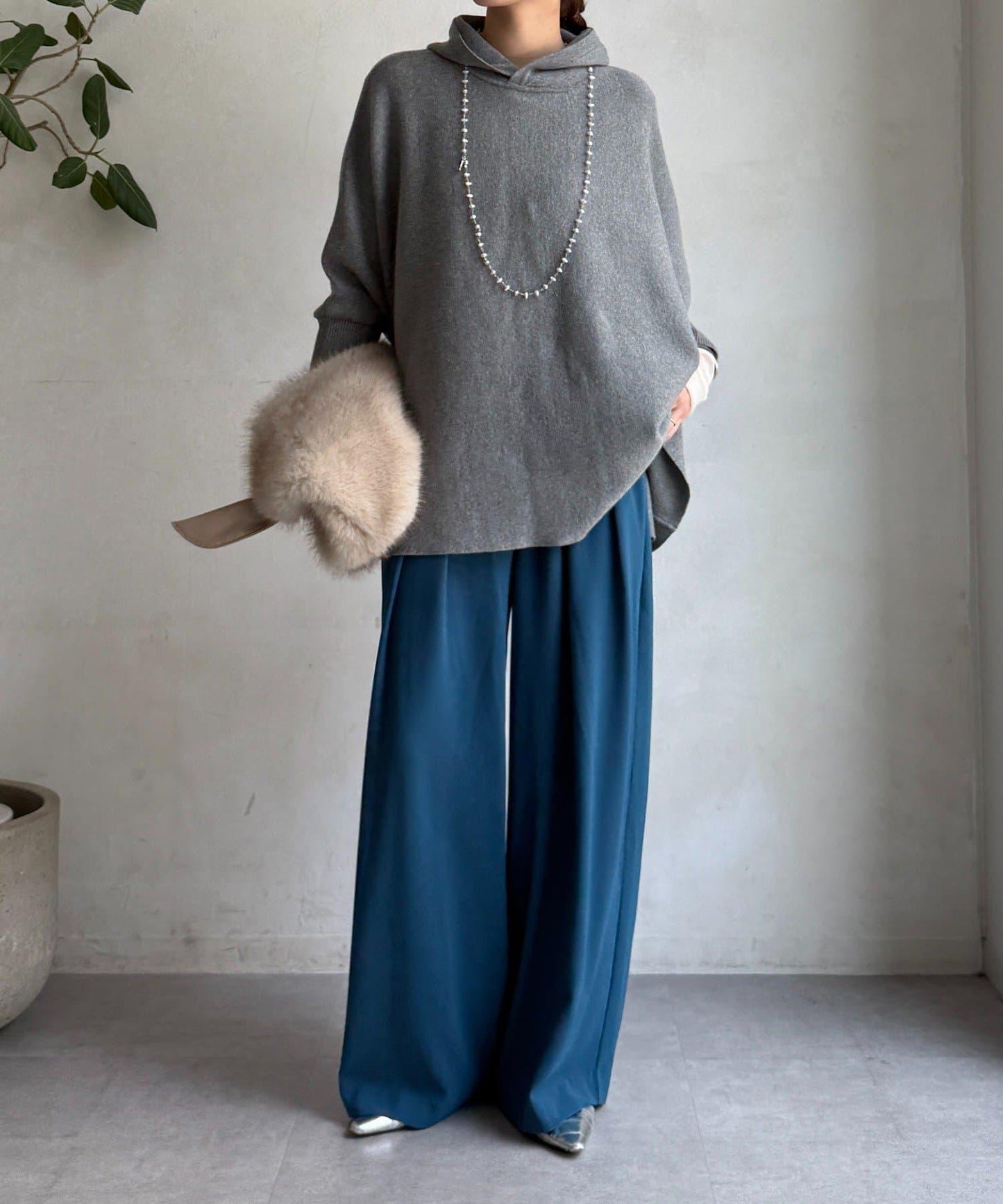 連帽斗篷針織衫