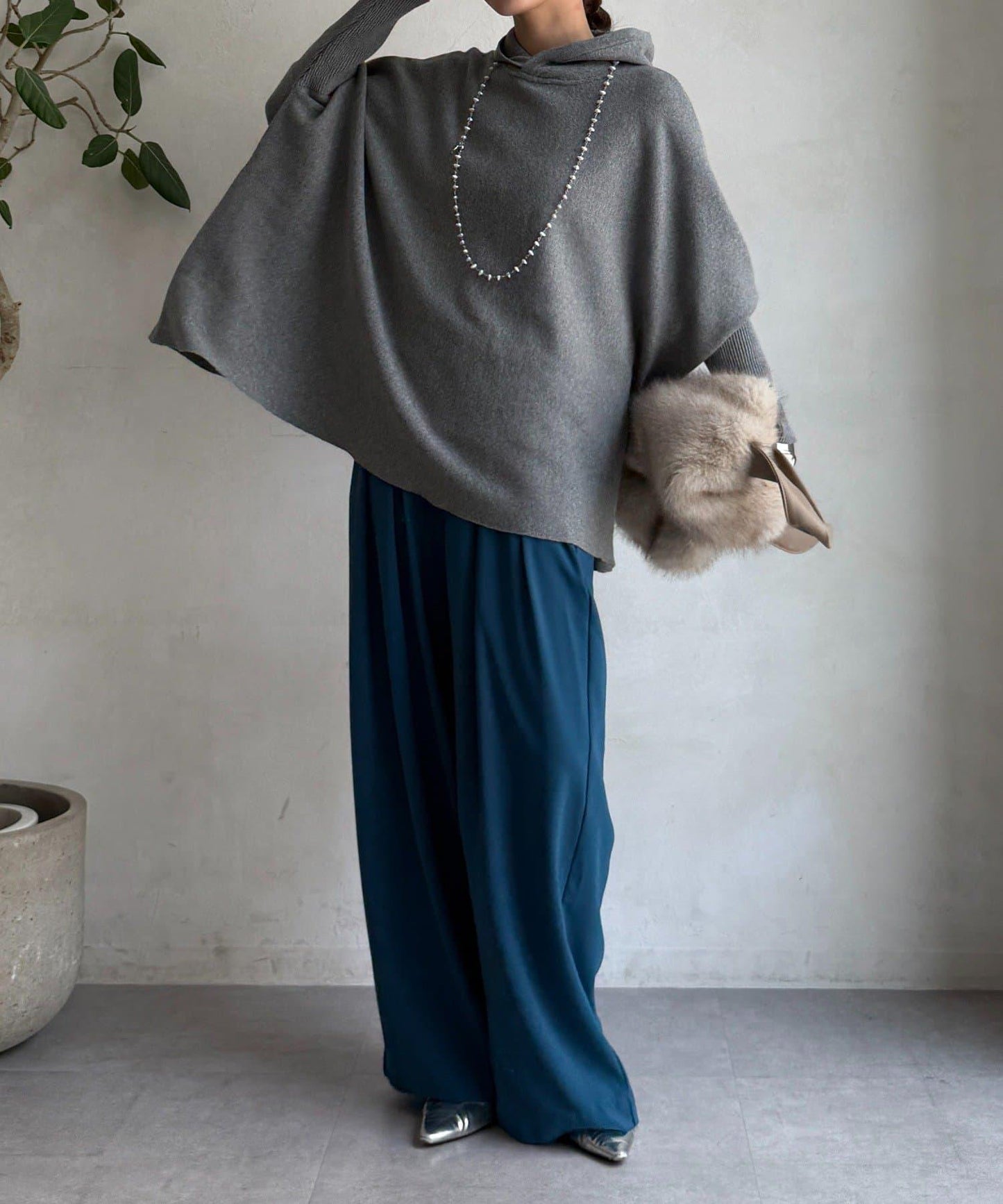 連帽斗篷針織衫