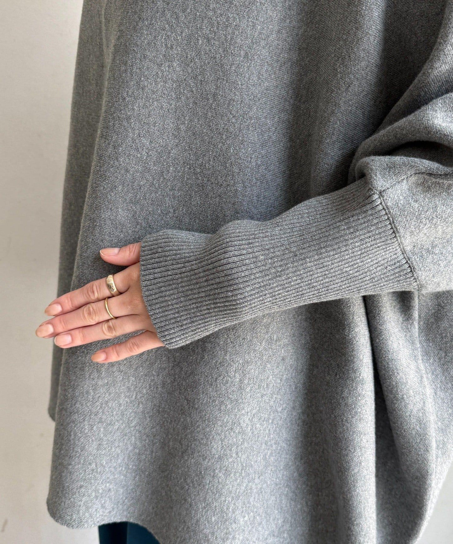 連帽斗篷針織衫