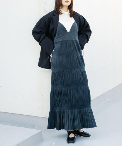 百褶吊帶連衣裙