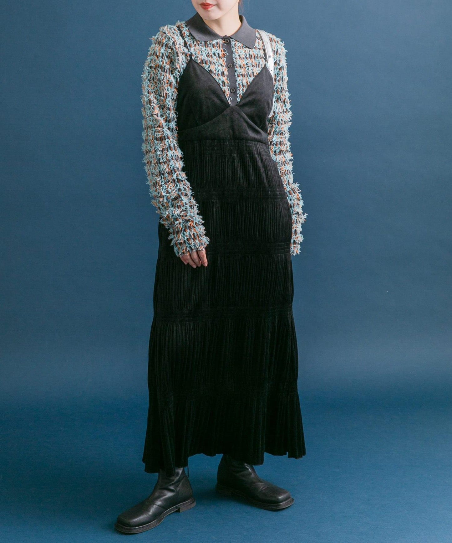 百褶吊帶連衣裙