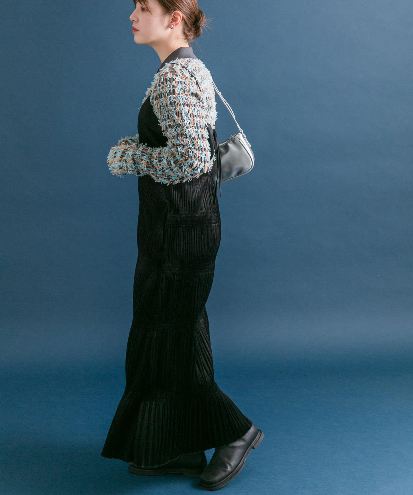 百褶吊帶連衣裙