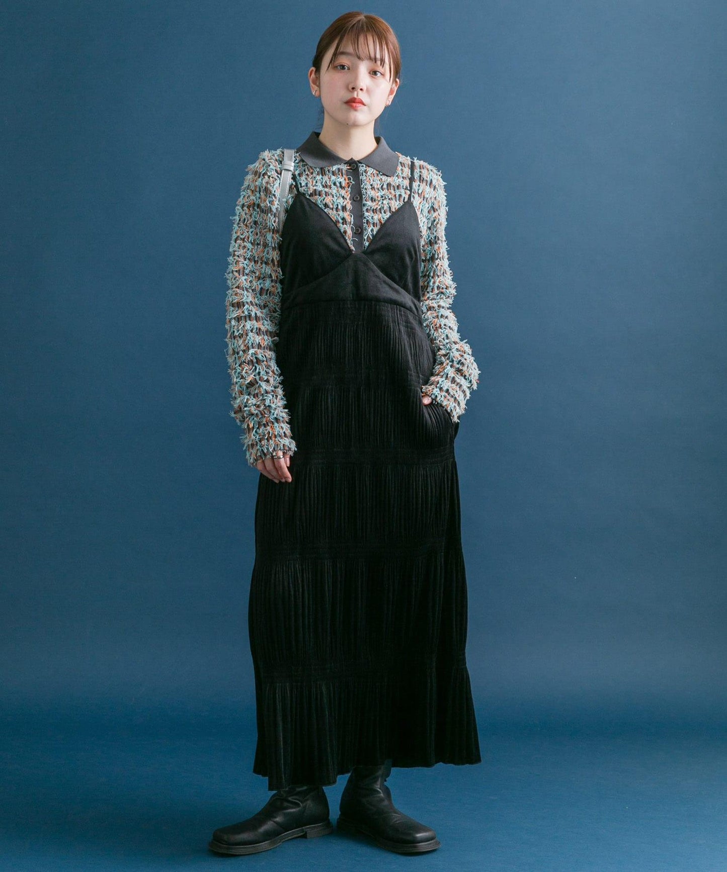 百褶吊帶連衣裙