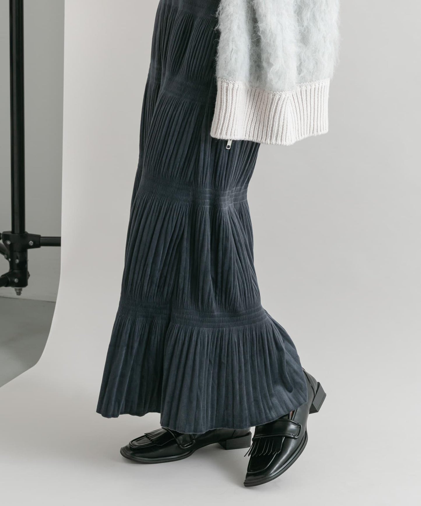 百褶吊帶連衣裙