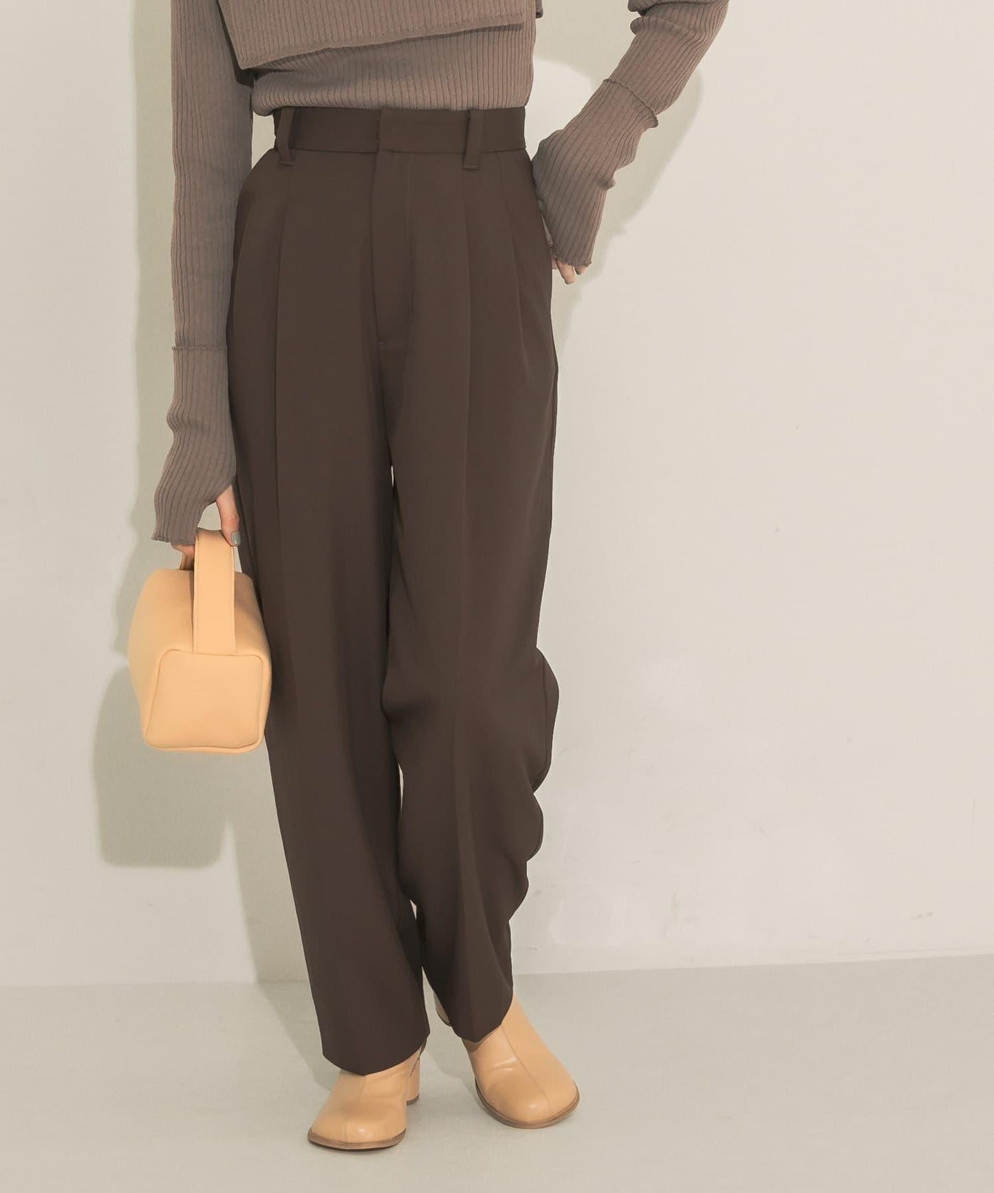 中線寬鬆西裝褲