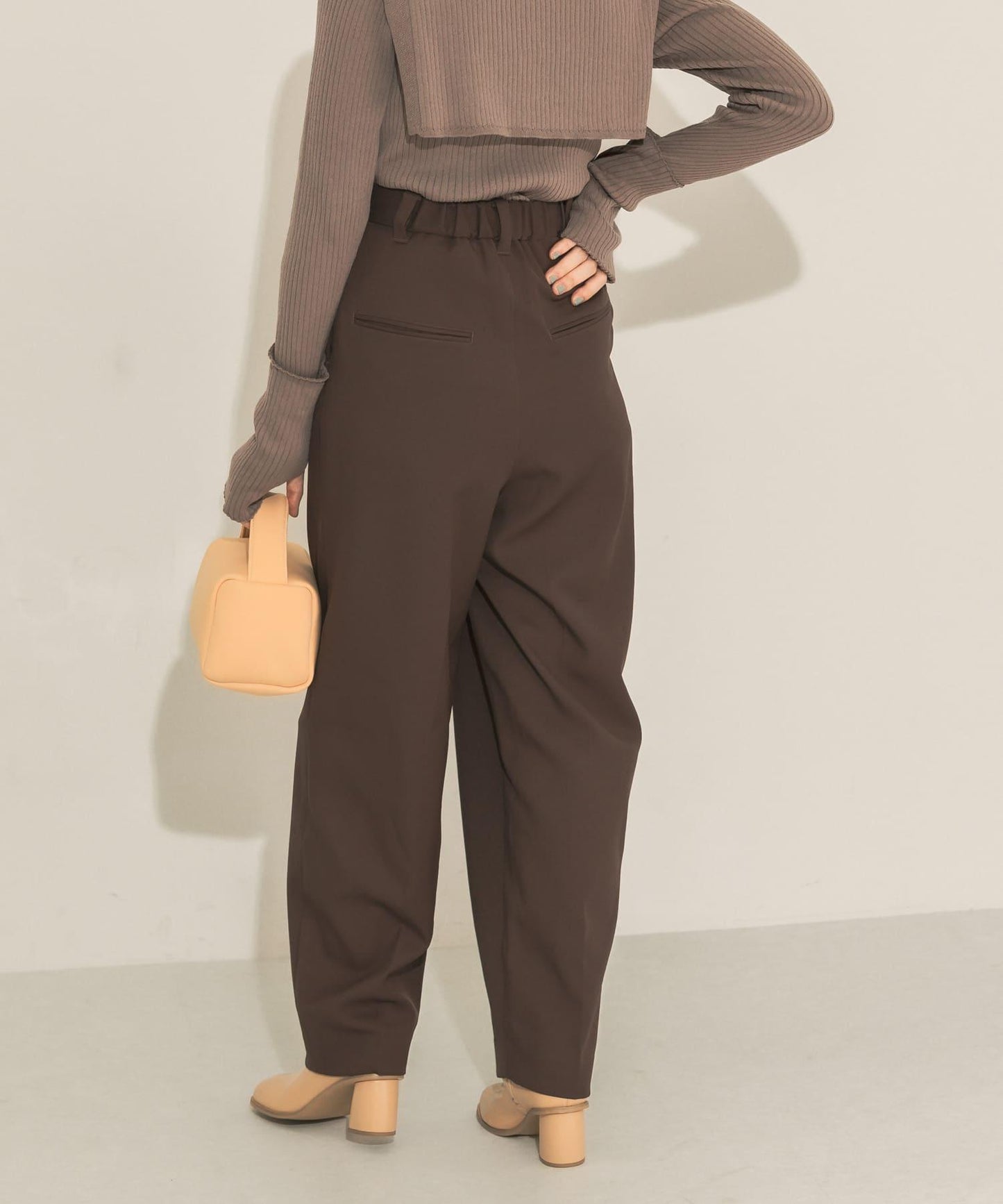 中線寬鬆西裝褲