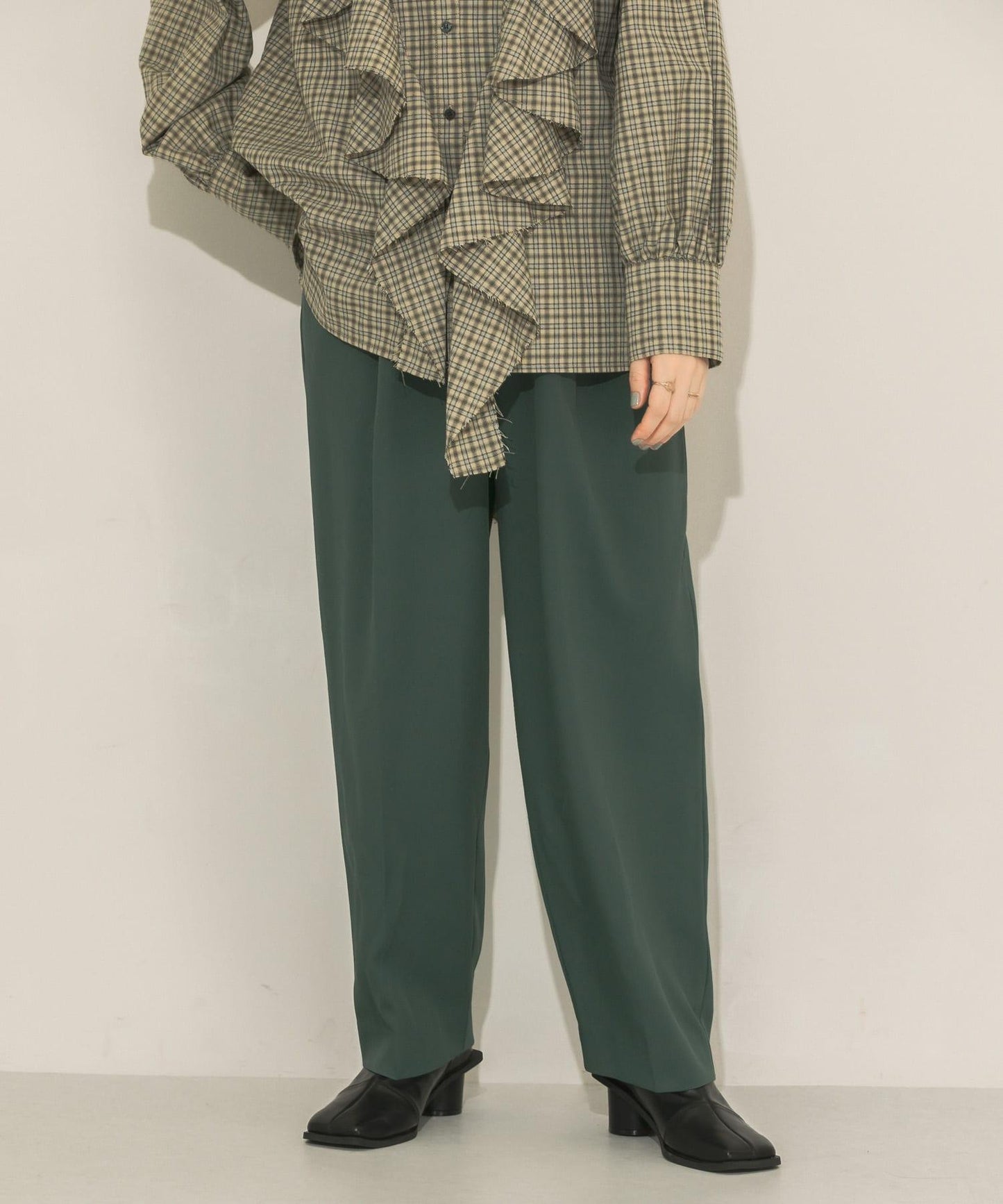 中線寬鬆西裝褲