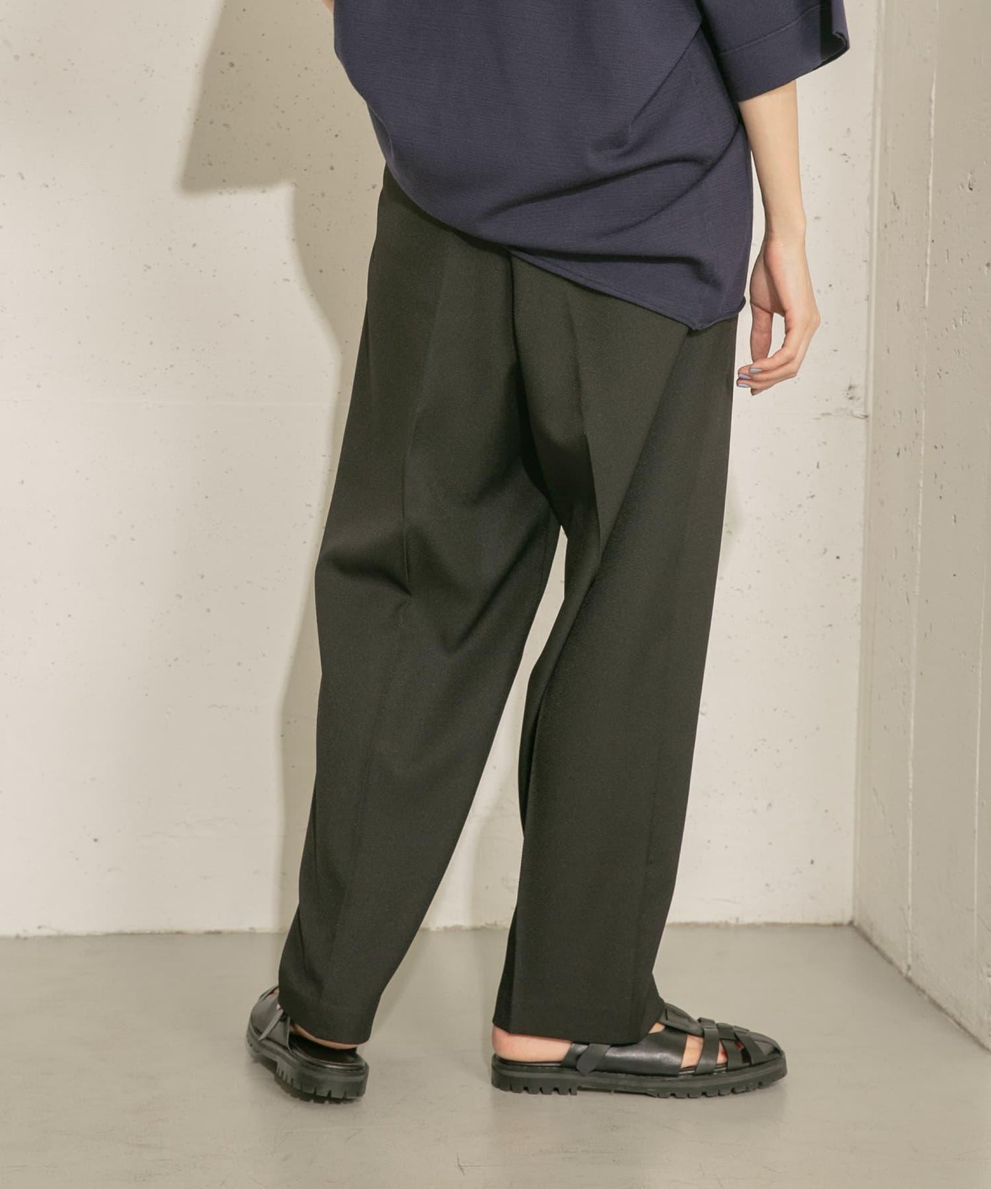 中線寬鬆西裝褲