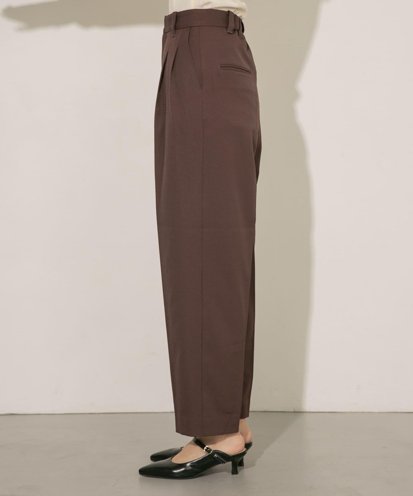 中線寬鬆西裝褲