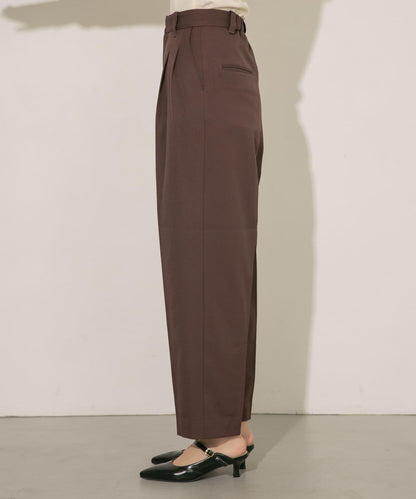 中線寬鬆西裝褲