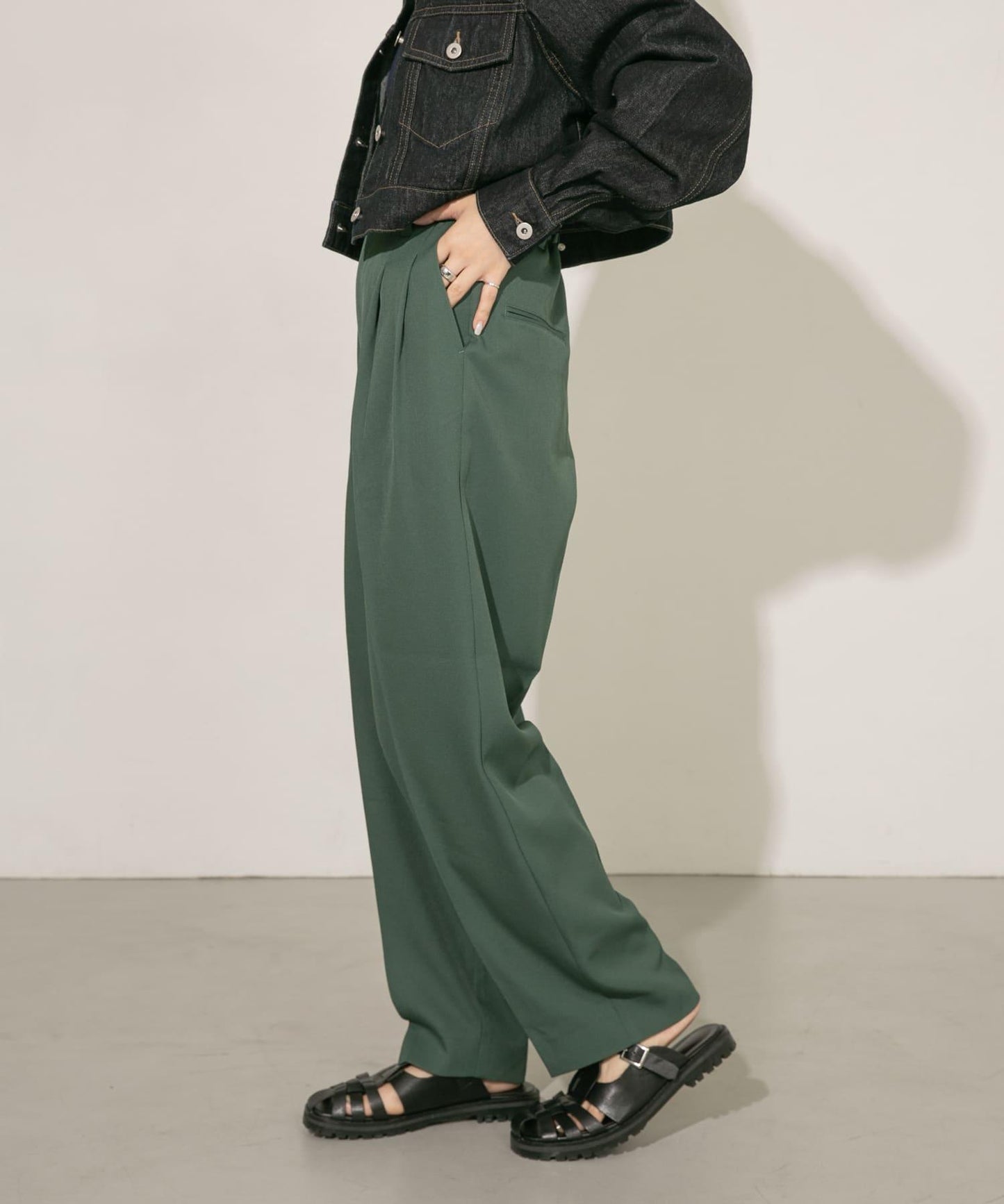 中線寬鬆西裝褲