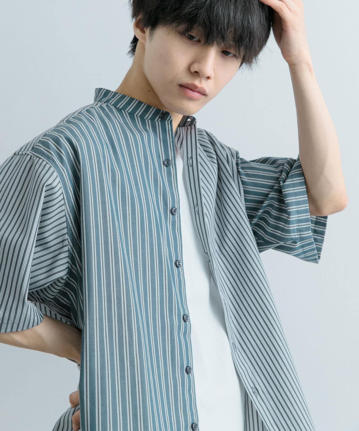 中性條紋拼接寬鬆襯衫