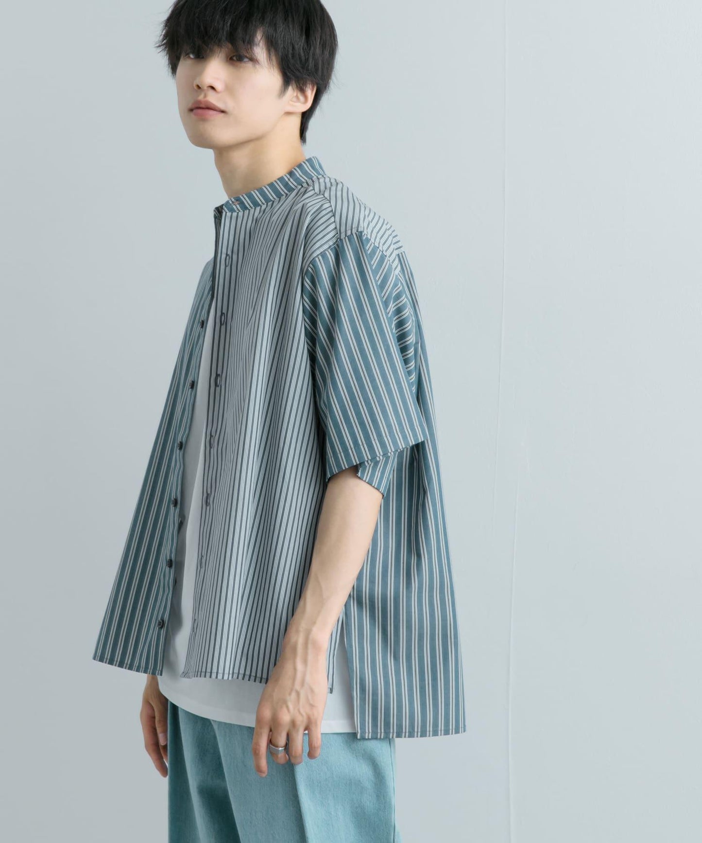 中性條紋拼接寬鬆襯衫