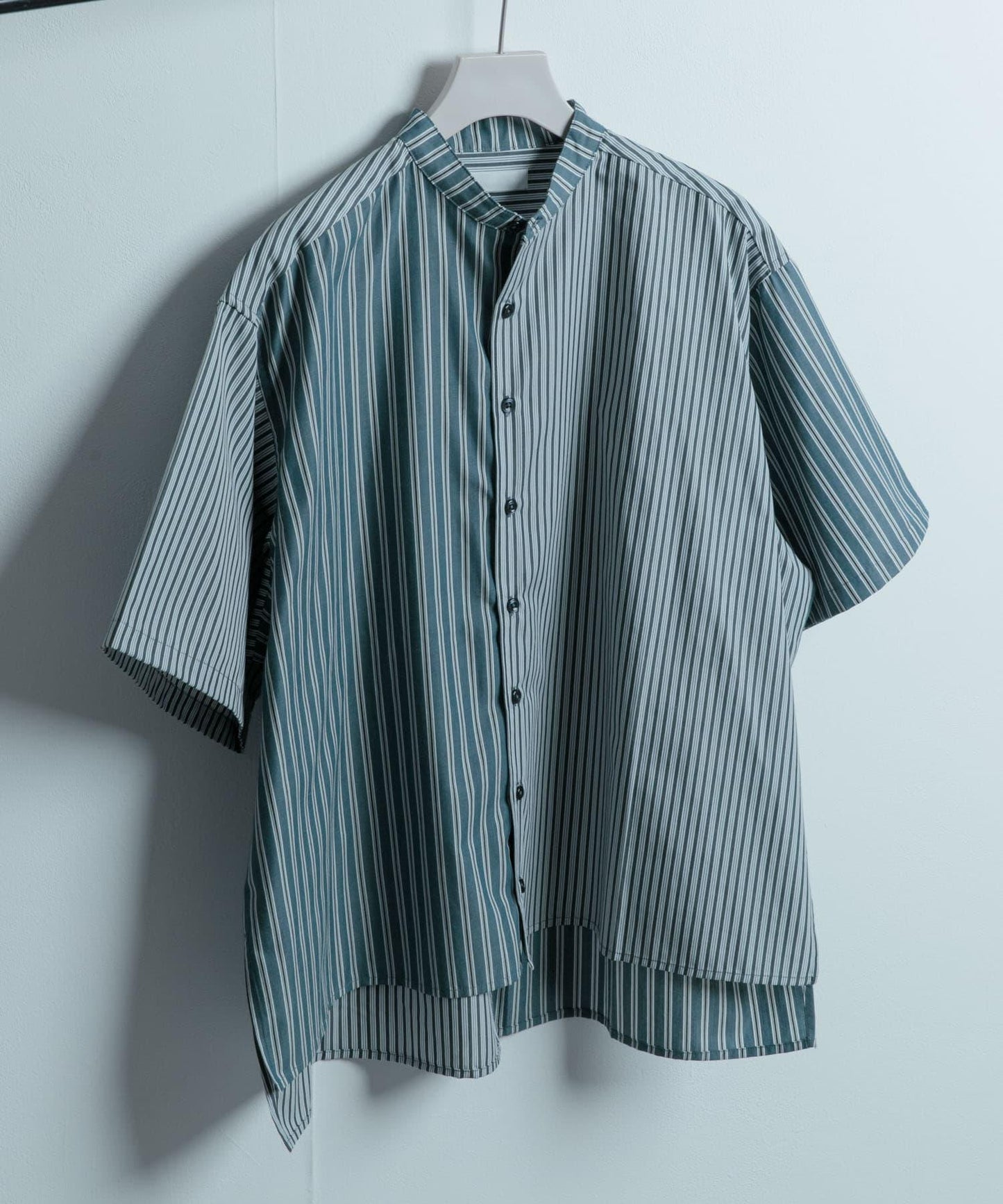 中性條紋拼接寬鬆襯衫