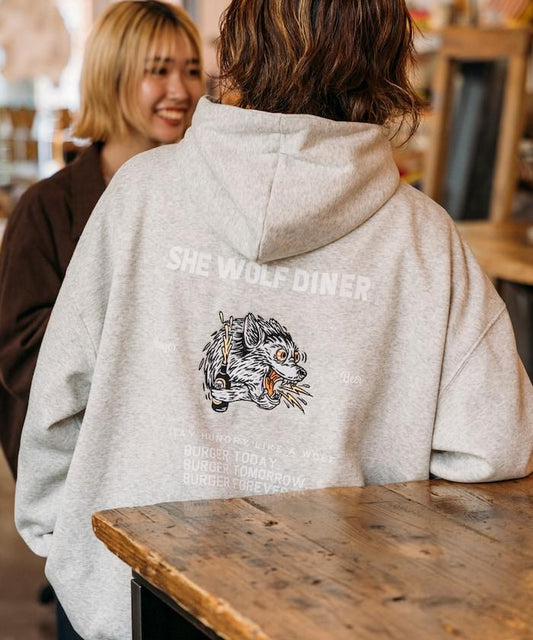 SHE WOLF DINER×FREAK'S STORE/シーウルフダイナー特別款寬鬆版型背部刺繡連帽衛衣/WOLF