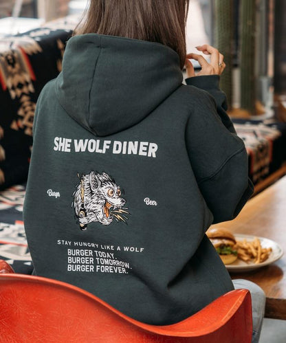 SHE WOLF DINER×FREAK'S STORE/シーウルフダイナー特別款寬鬆版型背部刺繡連帽衛衣/WOLF