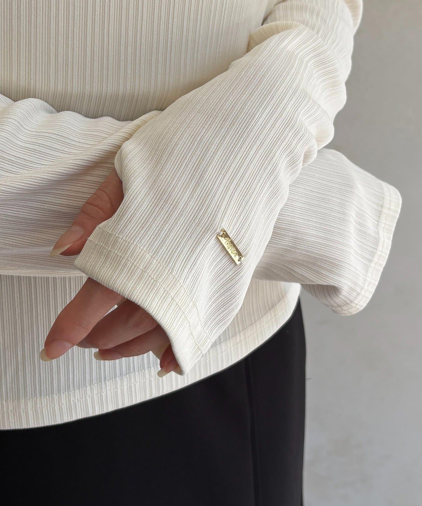 帶吊墜掛脖羅紋套頭衫