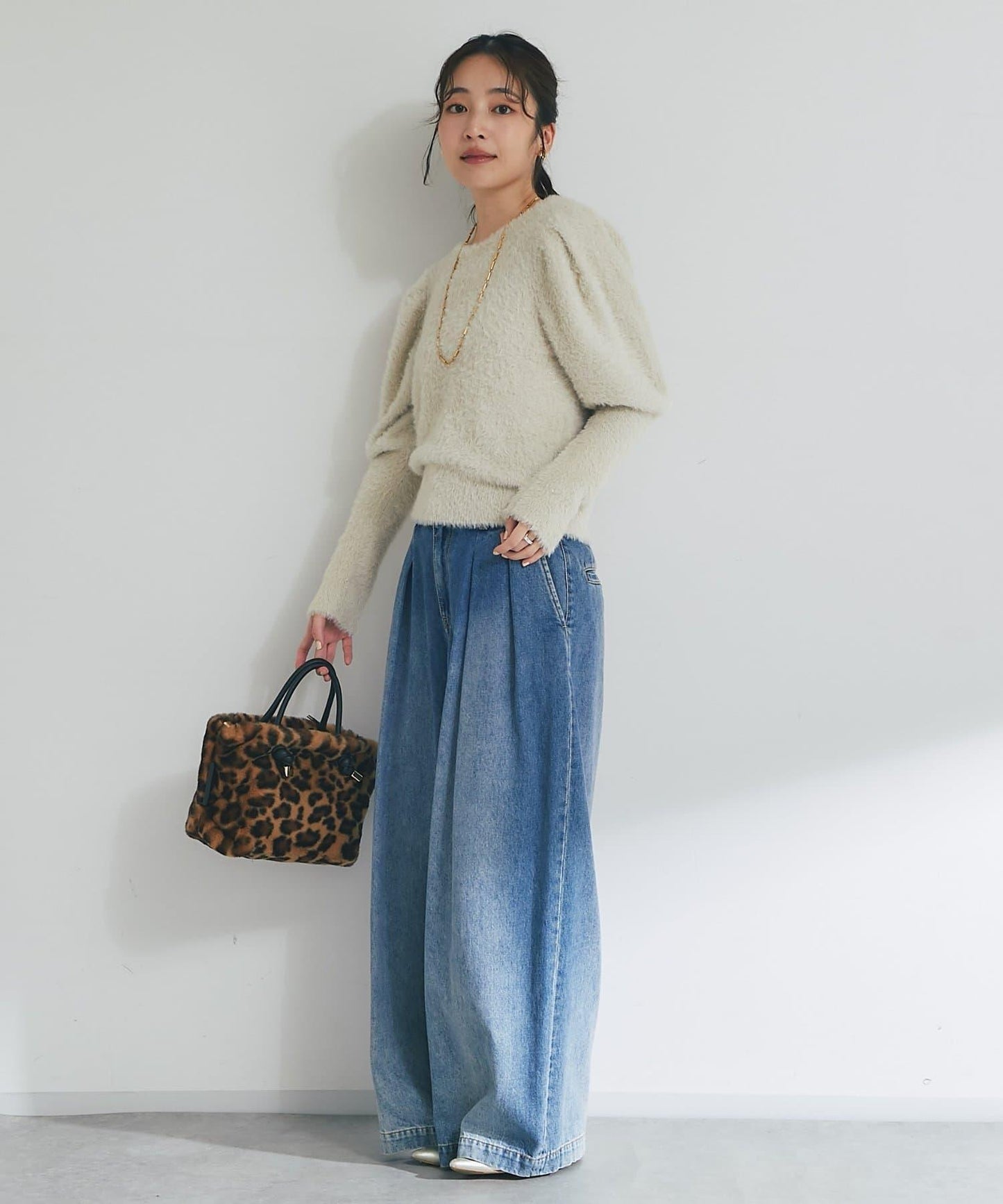 花朵亮片羽毛針織衫