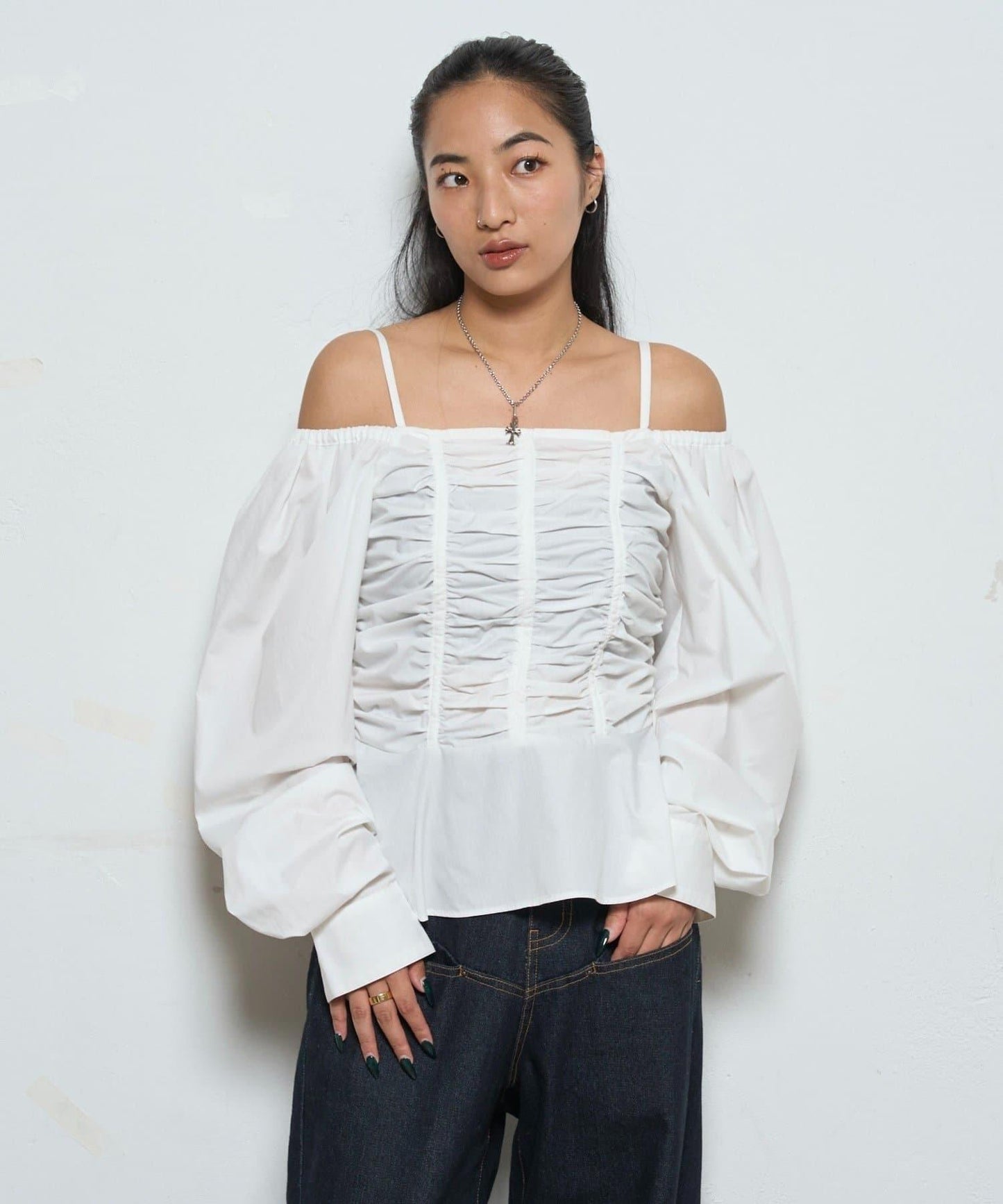 2WAY一字肩泡泡袖襯衫