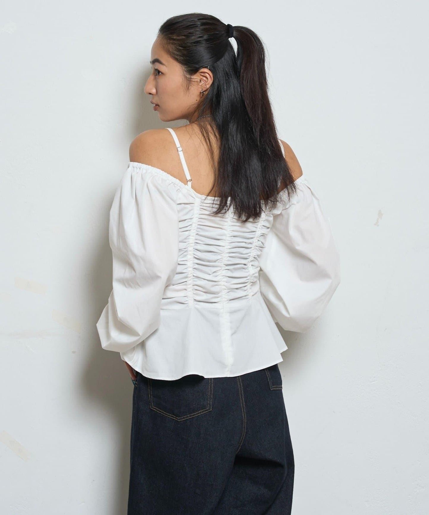 2WAY一字肩泡泡袖襯衫