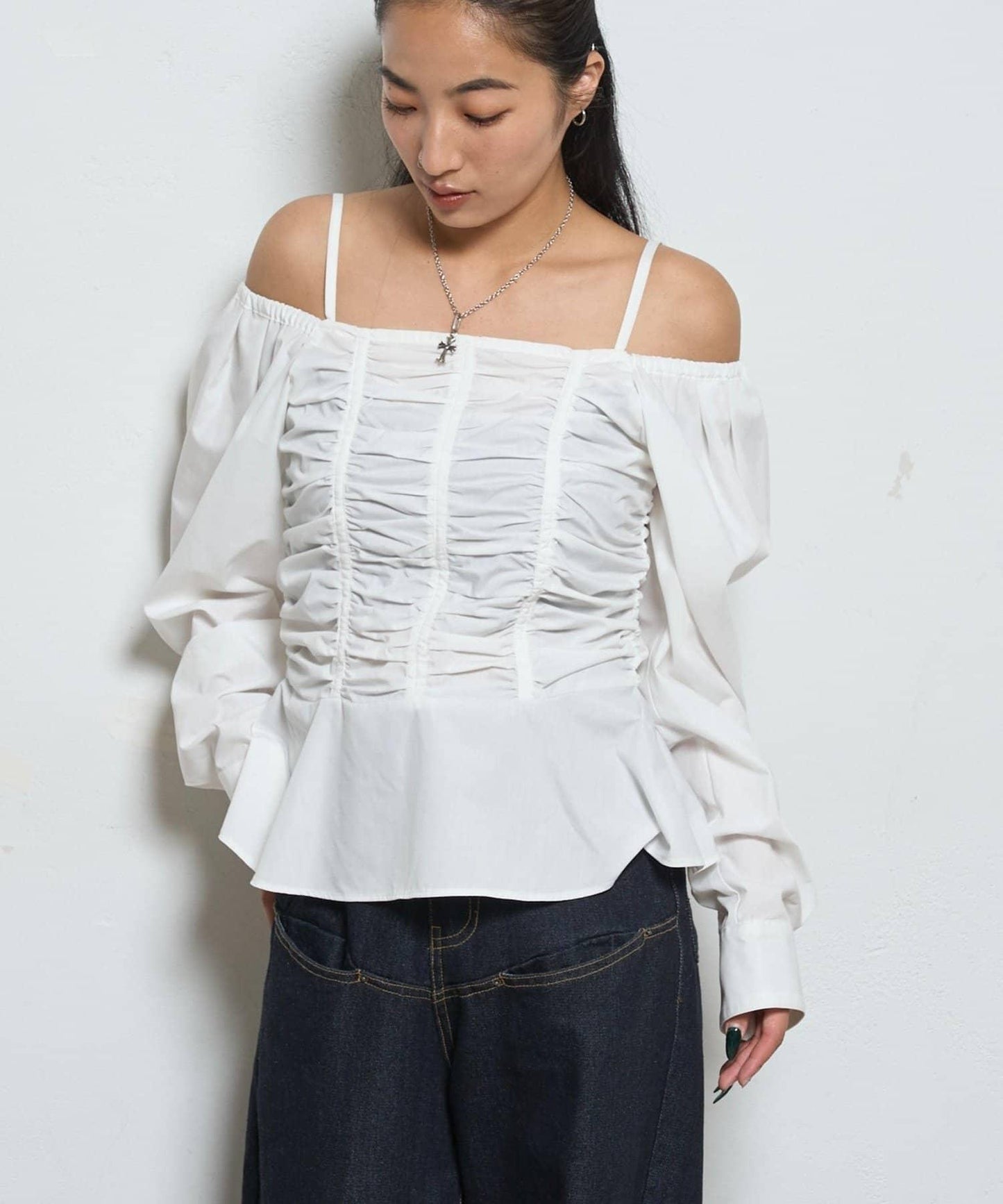 2WAY一字肩泡泡袖襯衫