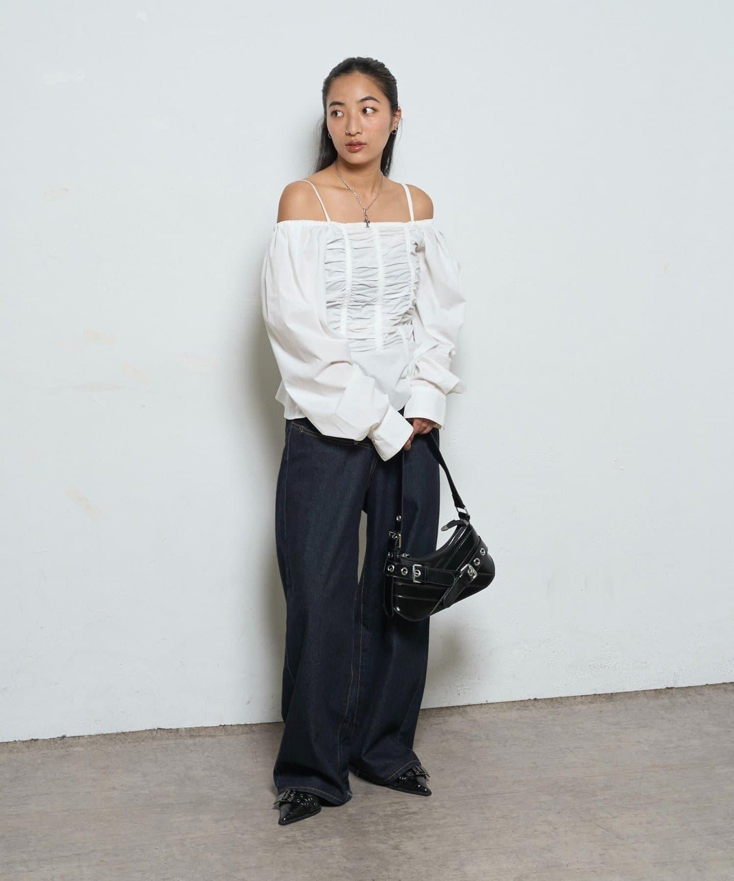 2WAY一字肩泡泡袖襯衫