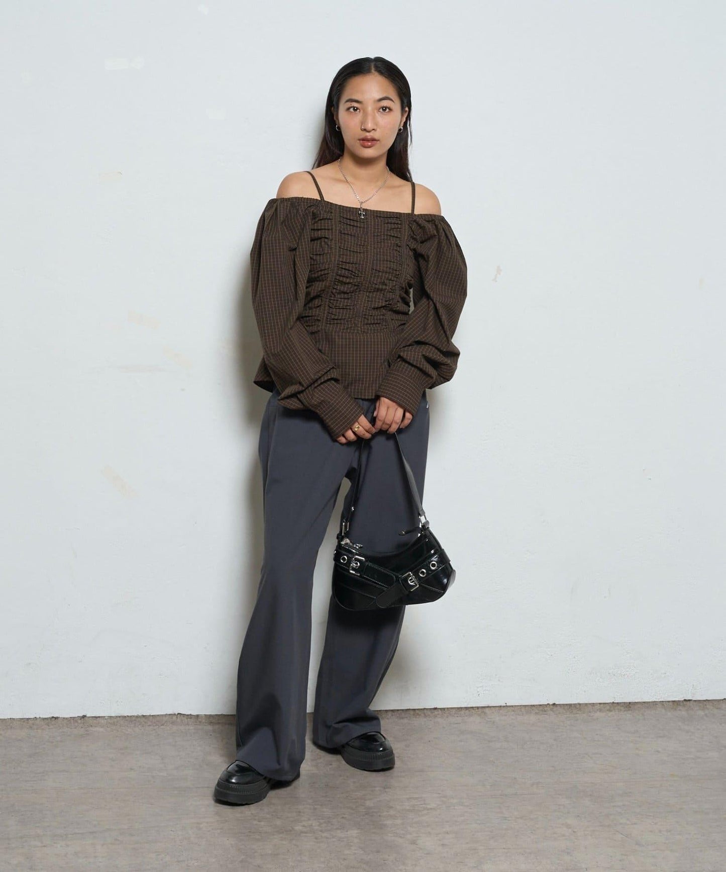 2WAY一字肩泡泡袖襯衫