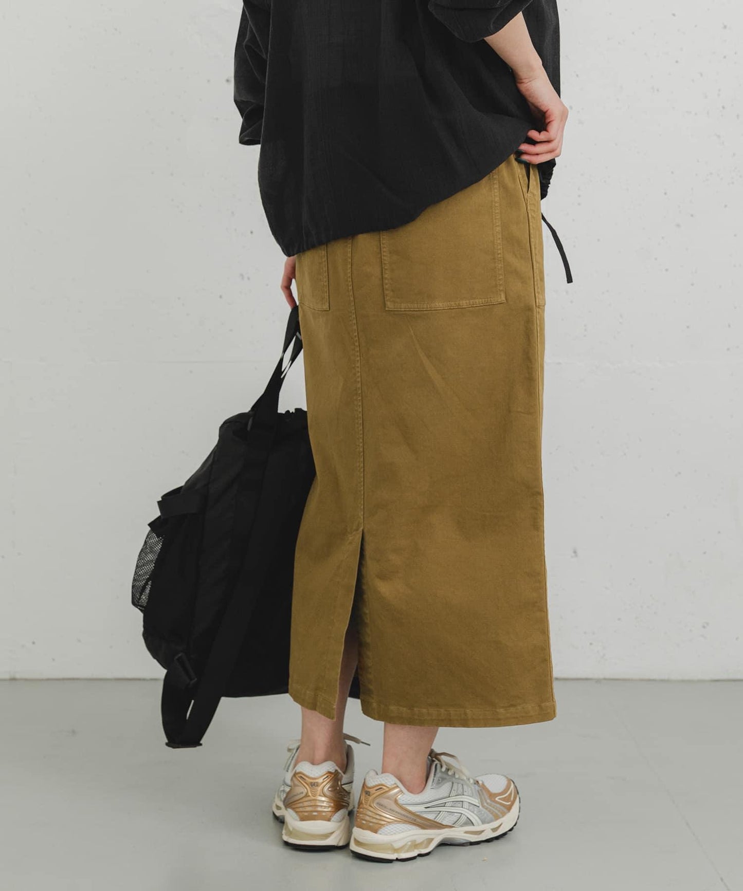 「特別訂製」GRAMICCI 彈力斜紋半身裙