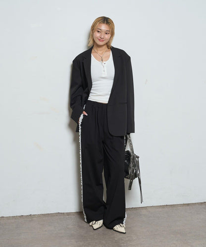 【WHO'S WHO gallery】側邊蕾絲拼接長褲