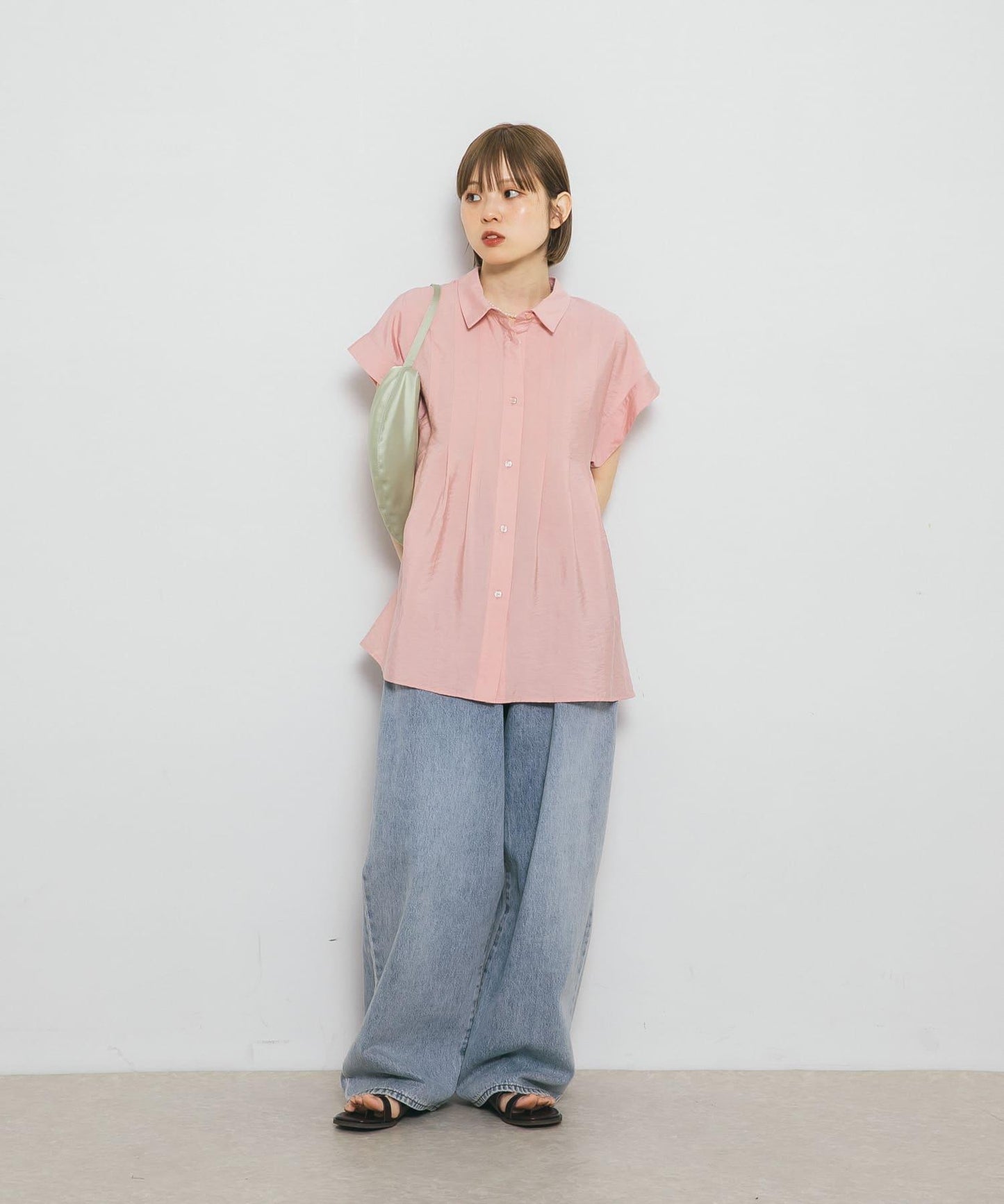 無袖褶皺喇叭襯衫