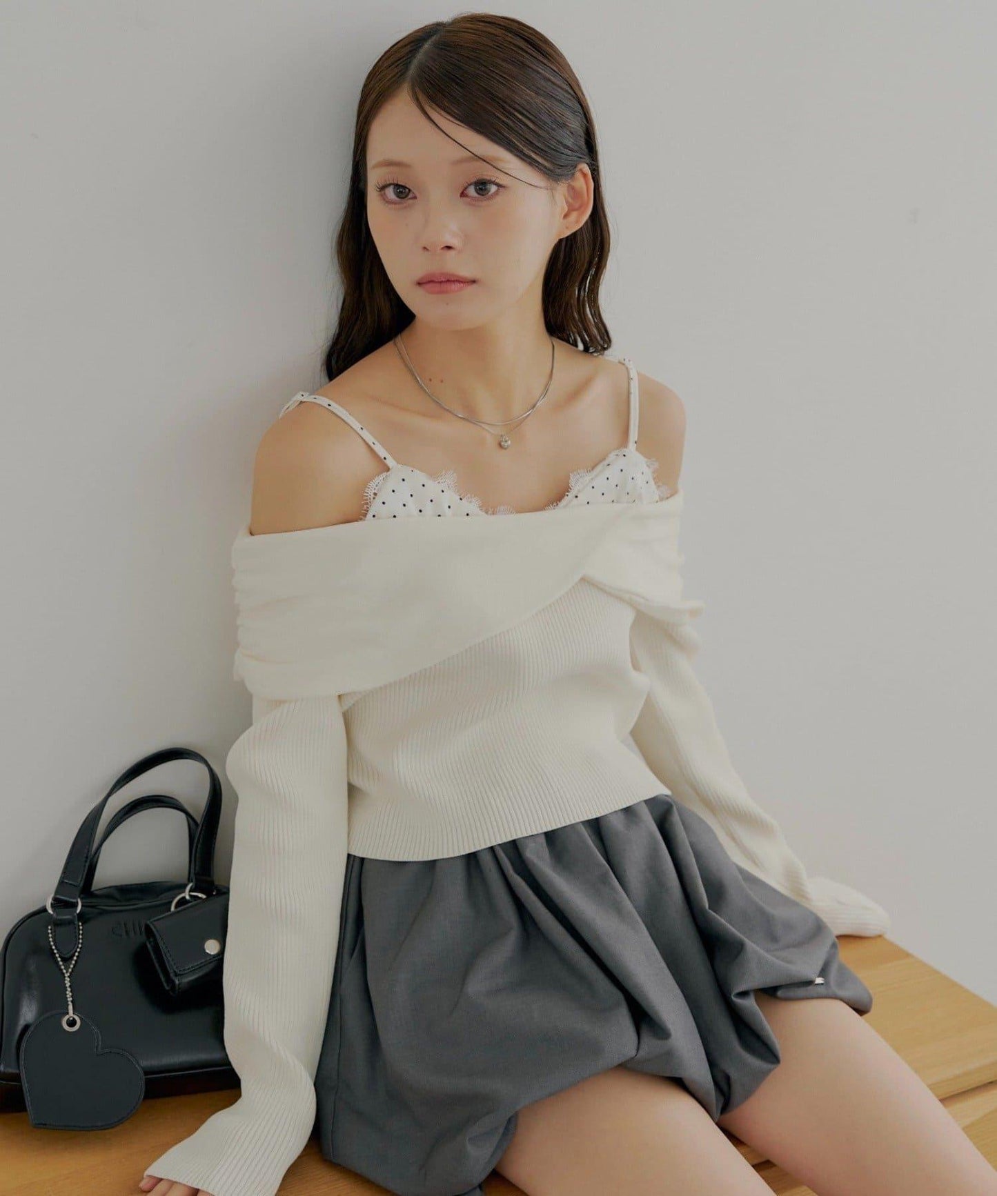 【Chico】長袖疊穿一字肩針織衫