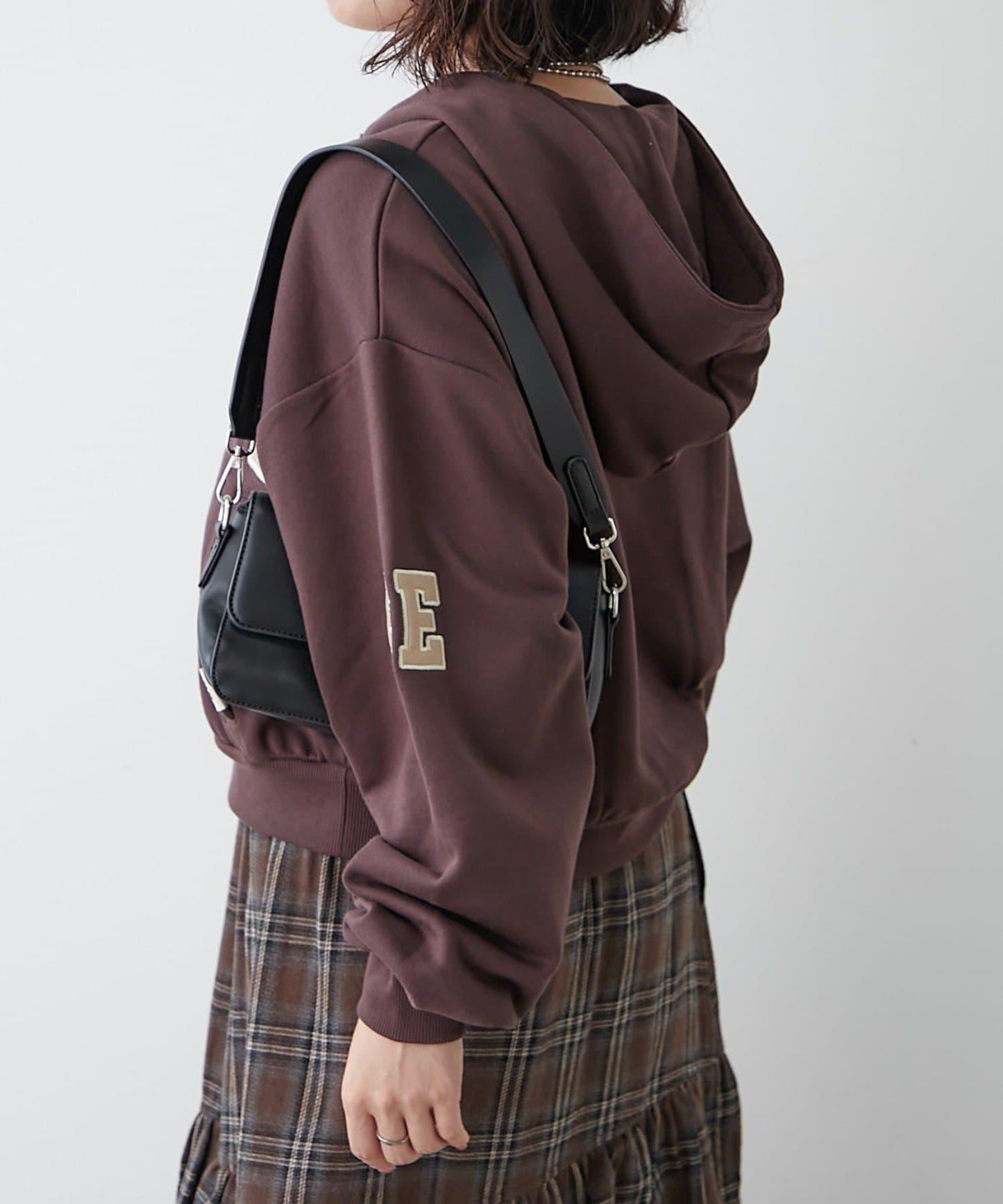 【NUNIFE】【可選2種長度】大字母印花連帽衛衣