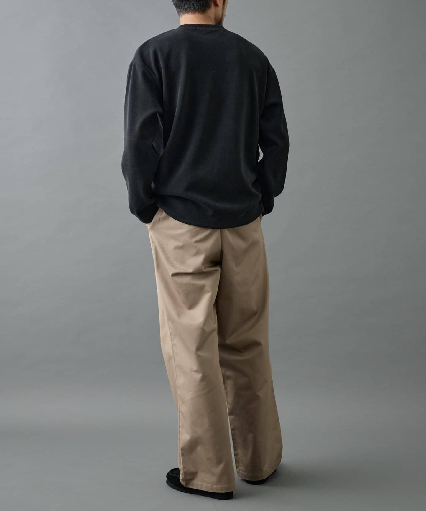 【AW】剪裁絨面套頭衫