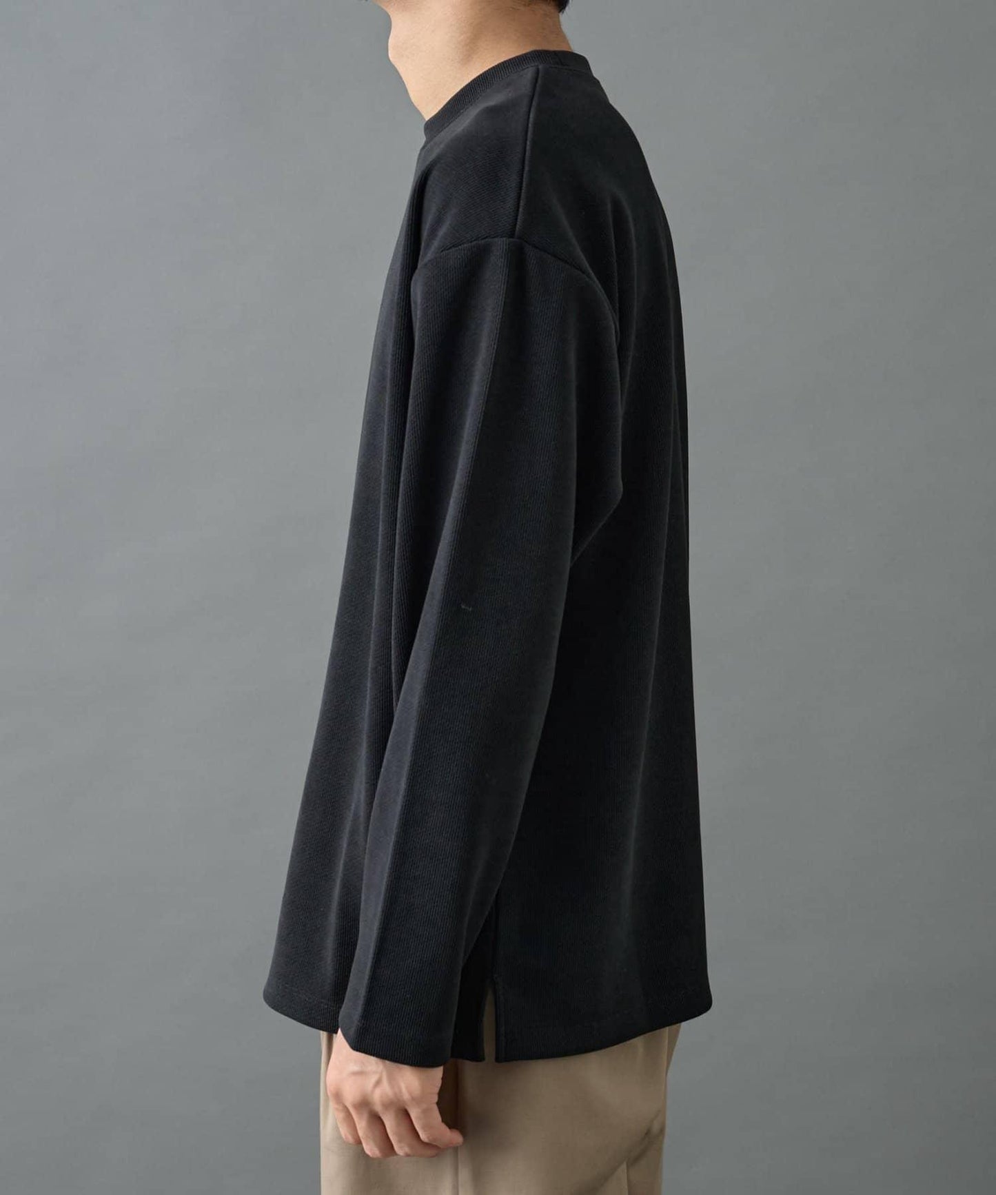 【AW】剪裁絨面套頭衫
