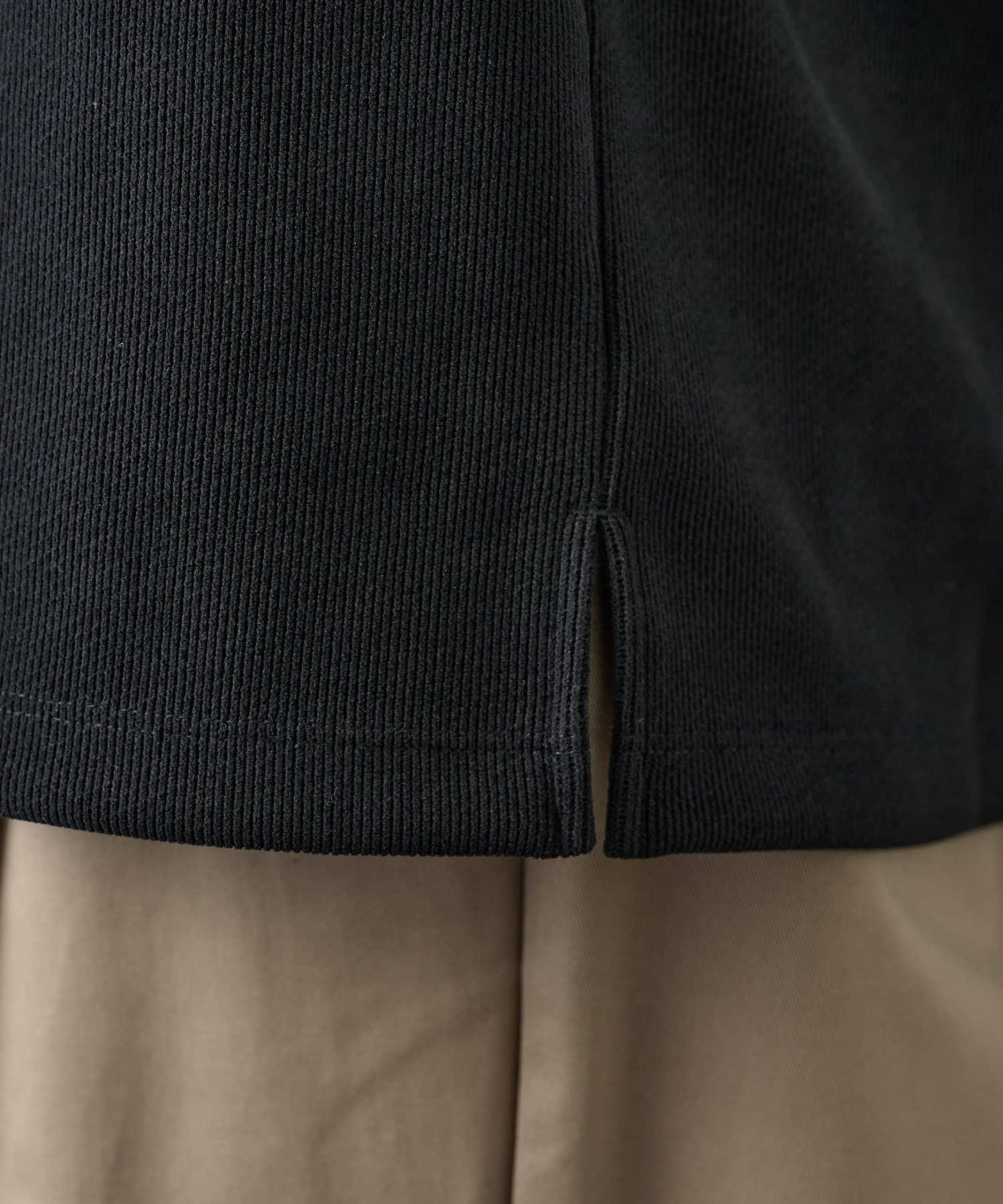 【AW】剪裁絨面套頭衫