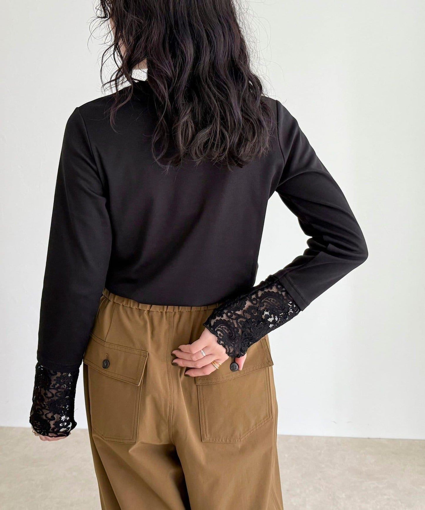 蕾絲袖口荷葉邊長袖T恤