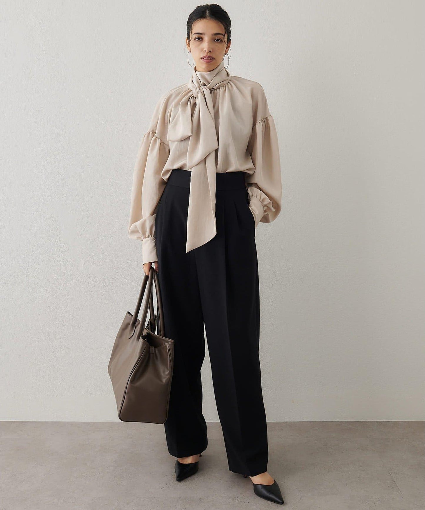 絲滑蝴蝶結領襯衫