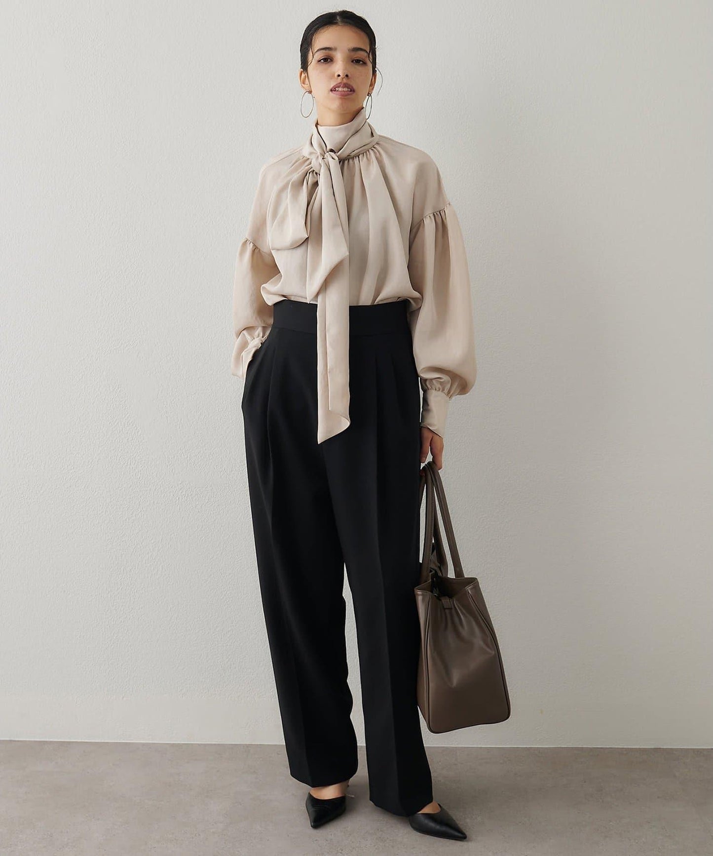 絲滑蝴蝶結領襯衫