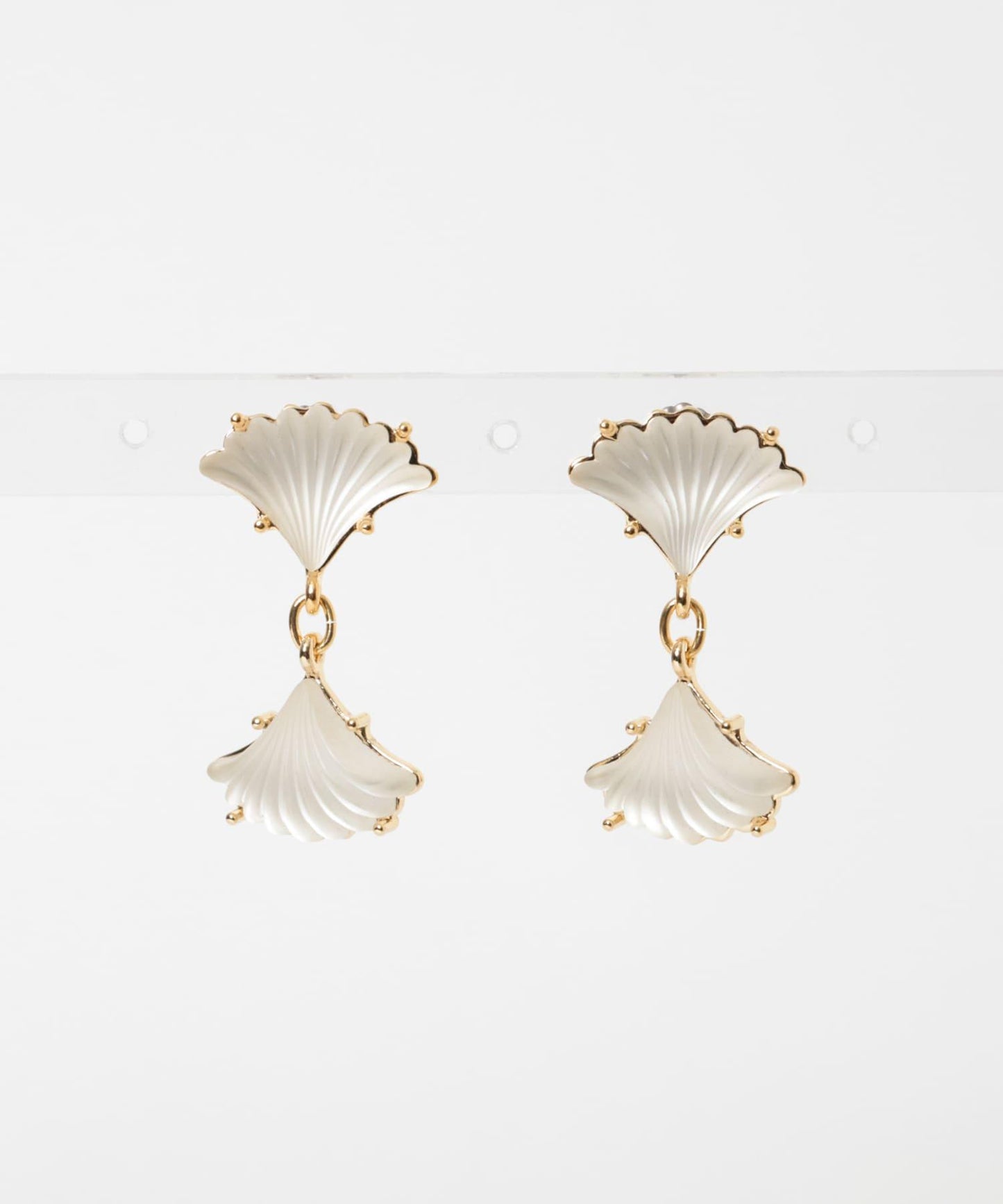 gren by M 啞光玻璃貝殼耳環