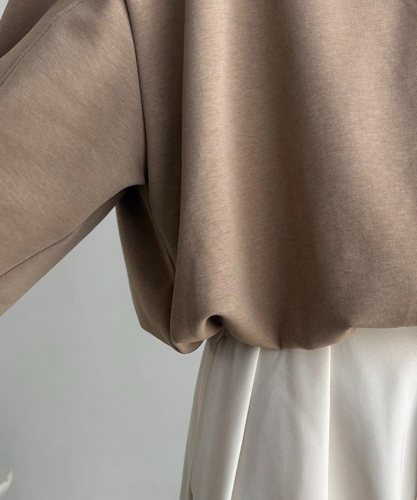 【輕量】泡泡袖連帽衫