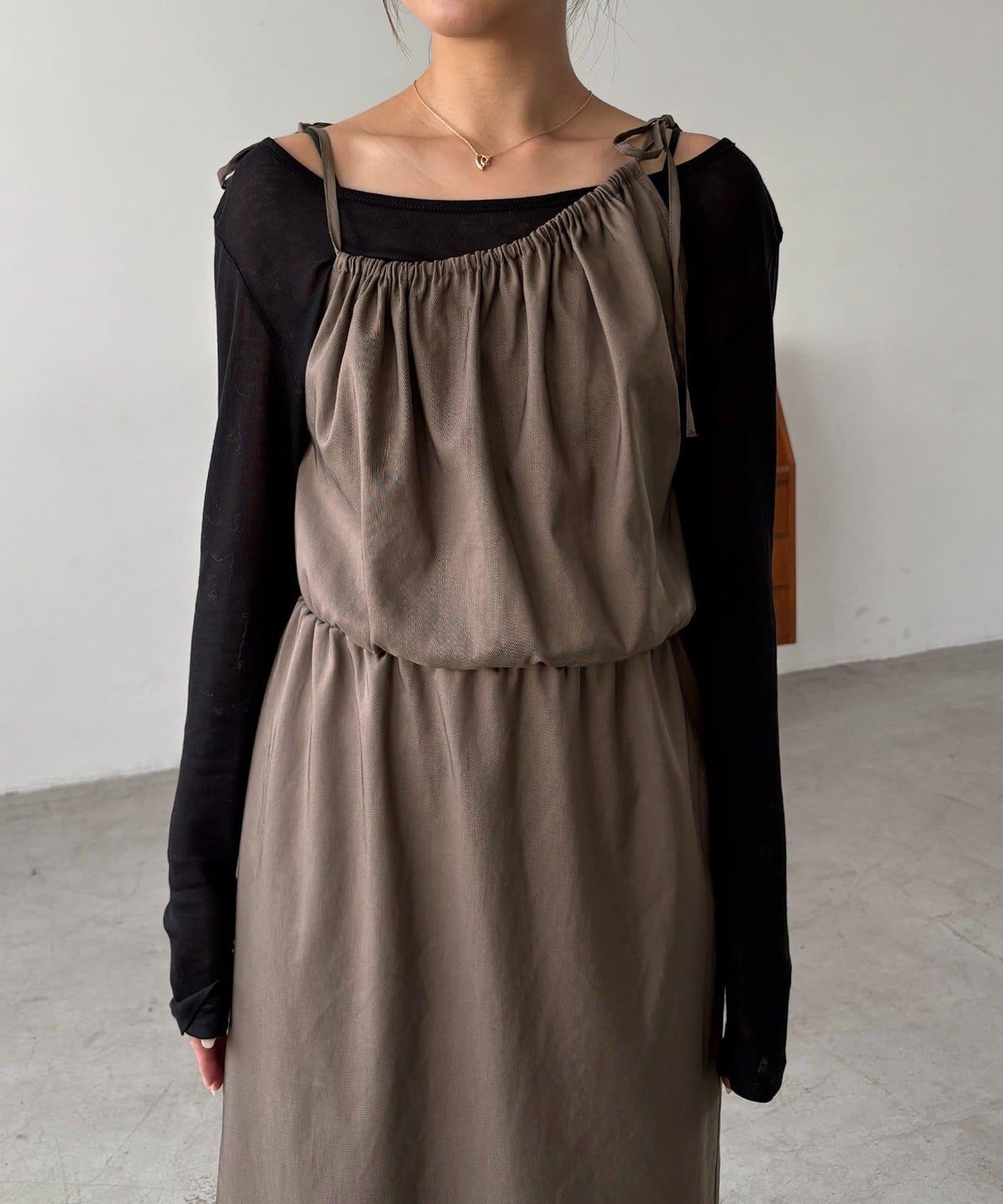 【CAPRICIEUX LE'MAGE】不對稱兩穿吊帶連衣裙